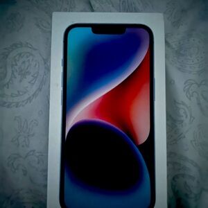 iPhone 14 box